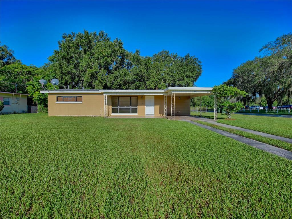 Property Photo:  601 Florida Avenue  FL 34748 