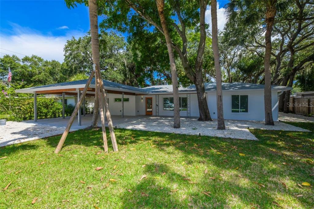 Property Photo:  2117 Arlington Street  FL 34239 