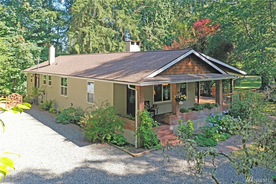 Property Photo: 6901 NE West Port Madison Road WA 98110