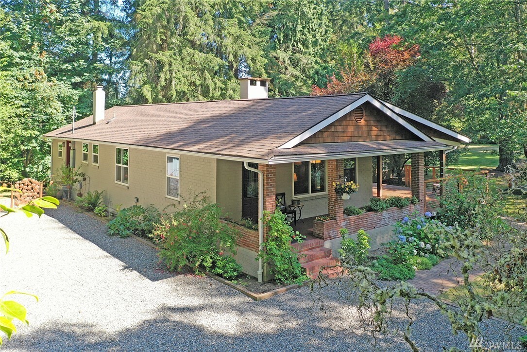 Property Photo:  6901 NE West Port Madison Rd  WA 98110 