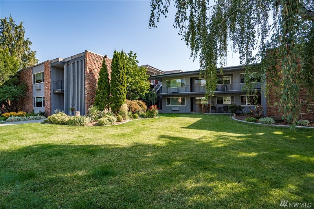 Property Photo:  201 N Pennsylvania Ave  WA 98801 