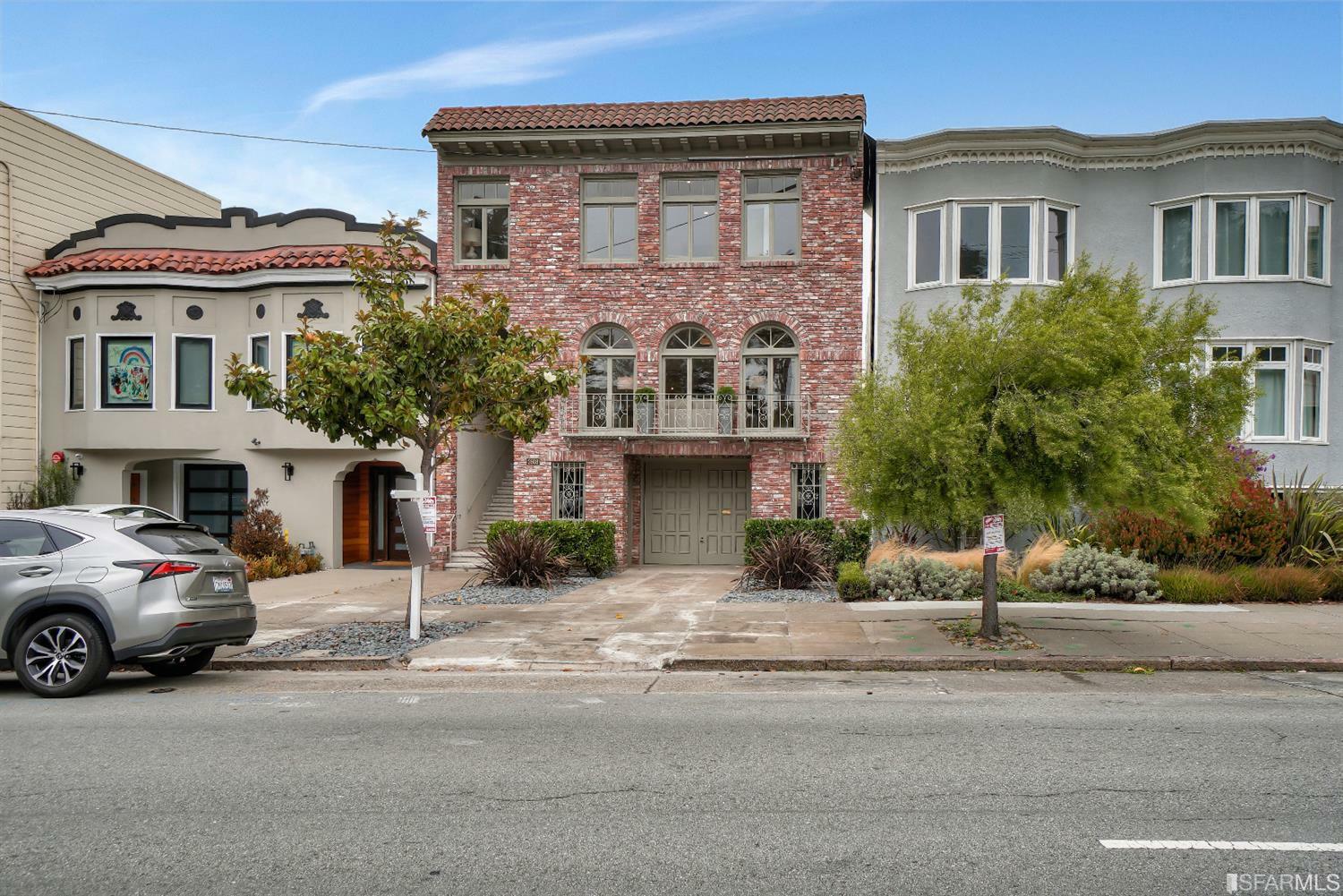 Property Photo:  2608 Fulton Street  CA 94118 