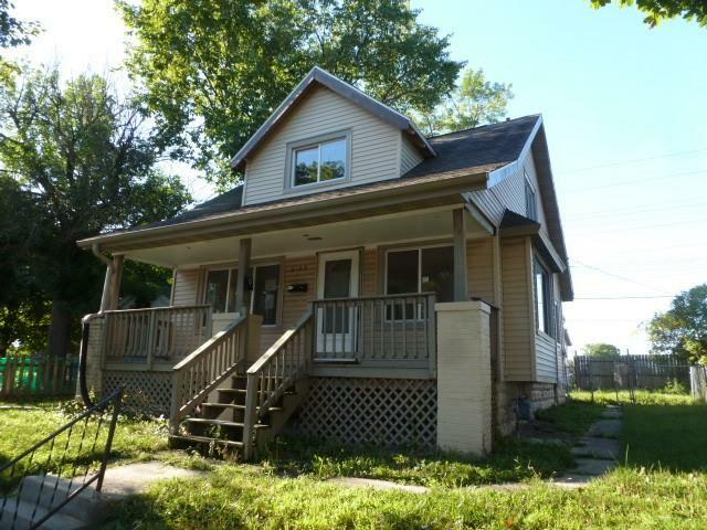 Property Photo: 6109 W Fairview Ave A/B WI 53213