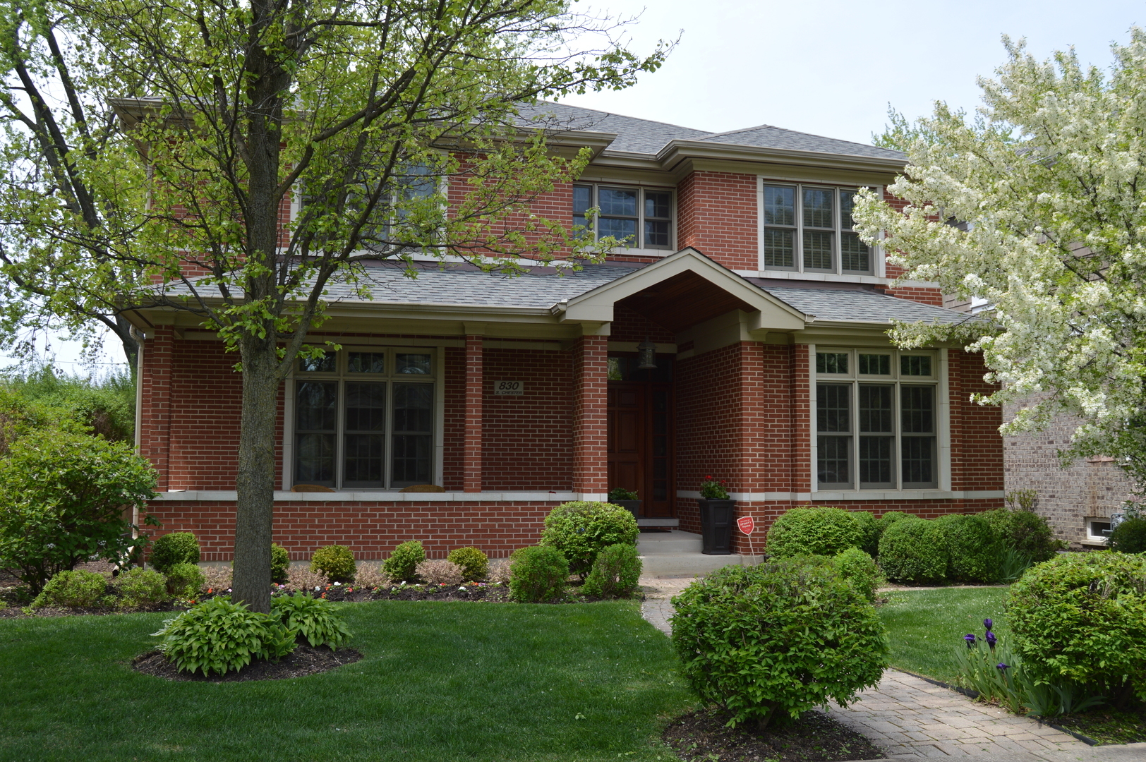 Property Photo: 830 South Chester Avenue IL 60068