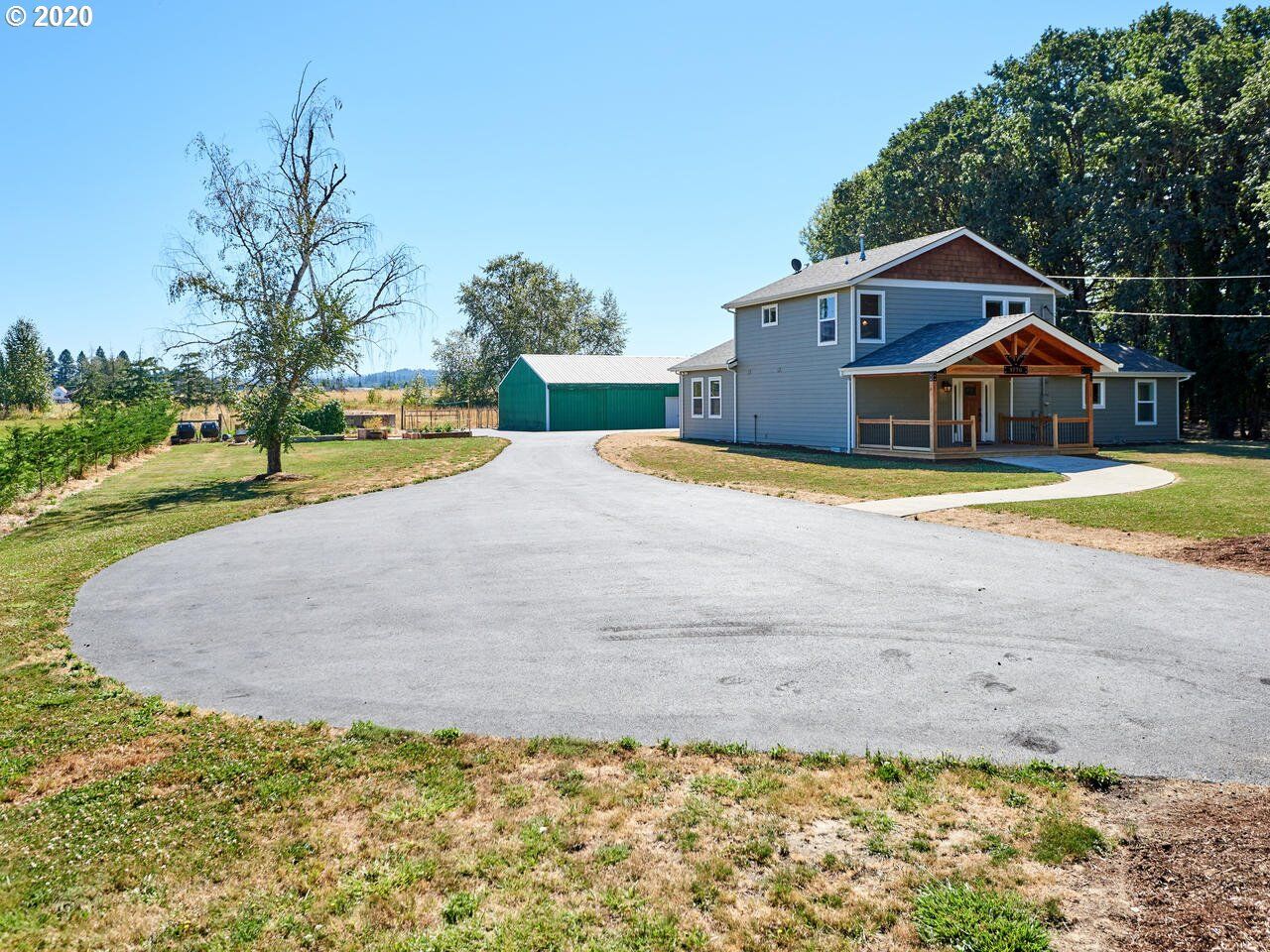 Property Photo: 1770 N 2nd St OR 97381