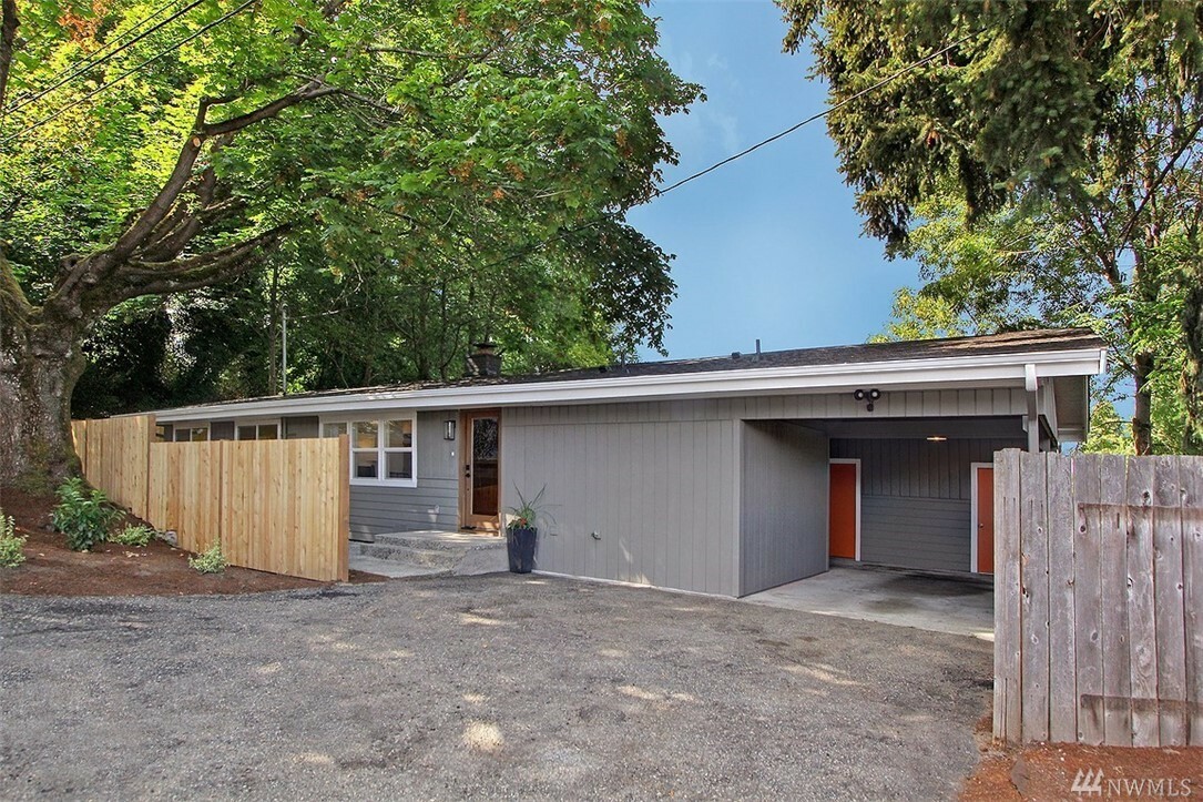 Property Photo: 3304 S Webster St WA 98118