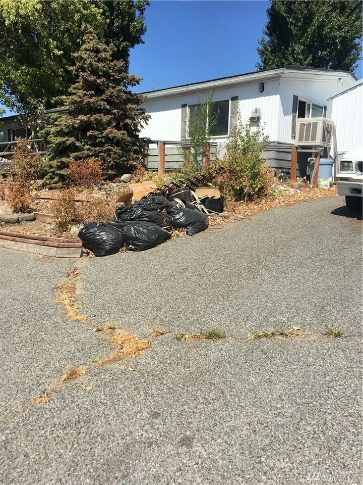 Property Photo:  1613  8th Street SE  WA 98802 