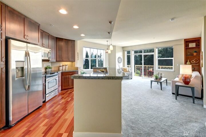 Property Photo: 16141 Cleveland St 602 WA 98052