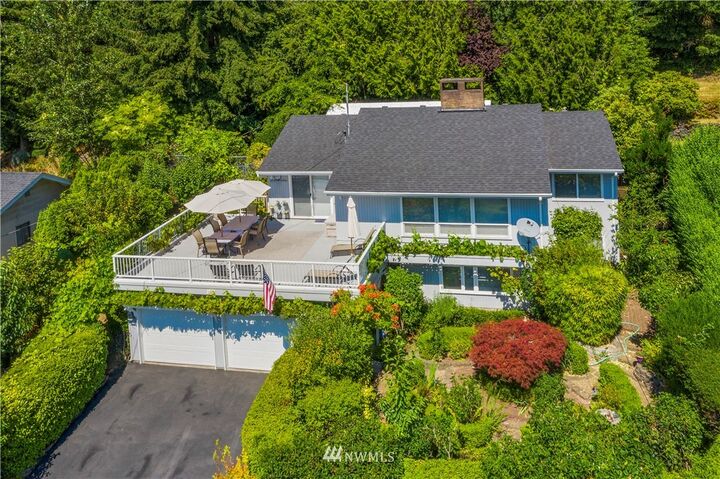 Property Photo:  1220  Castleman Drive  WA 98632 