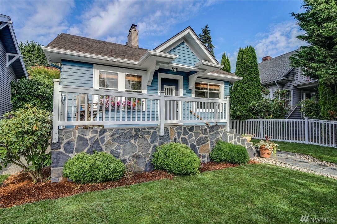 Property Photo: 5015 35th Ave SW WA 98126