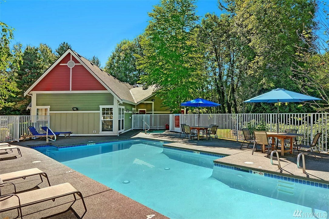 Property Photo:  7711 NE 175th St E 205  WA 98028 