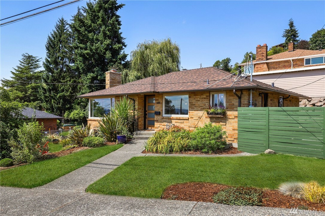 Property Photo: 4008 SW Trenton St WA 98136