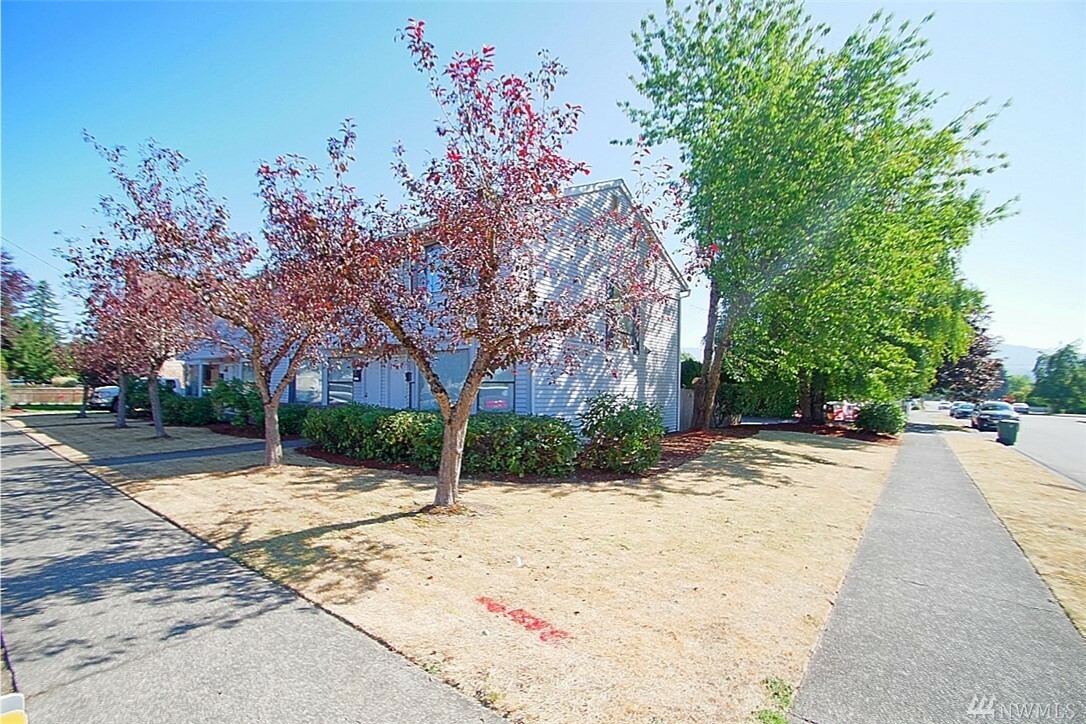 Property Photo: 3047 Porter St WA 98022