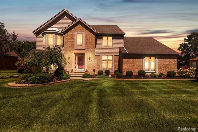 35072 Morlock Avenue  Livonia MI 48152 photo