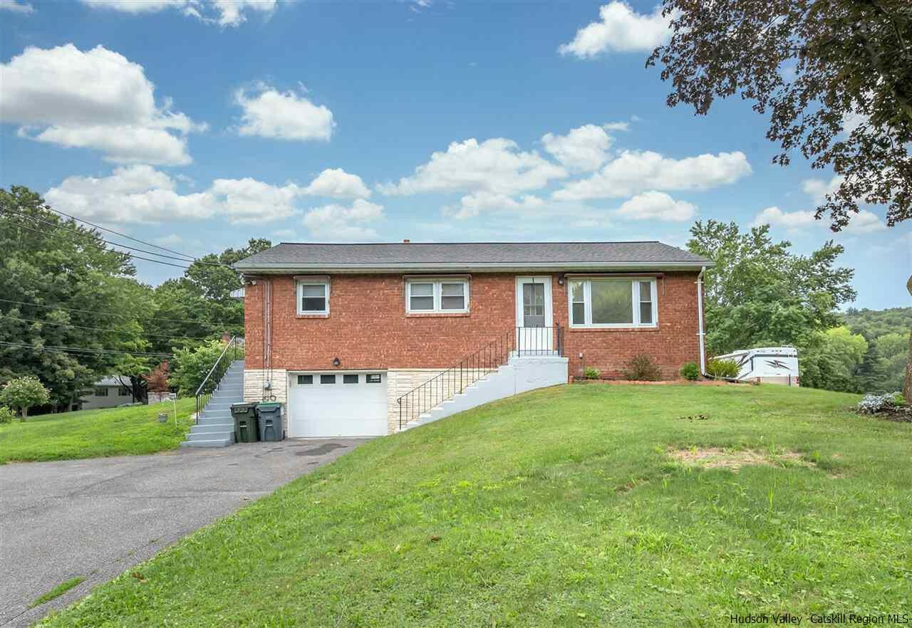 Property Photo:  118 New Salem  NY 12401 