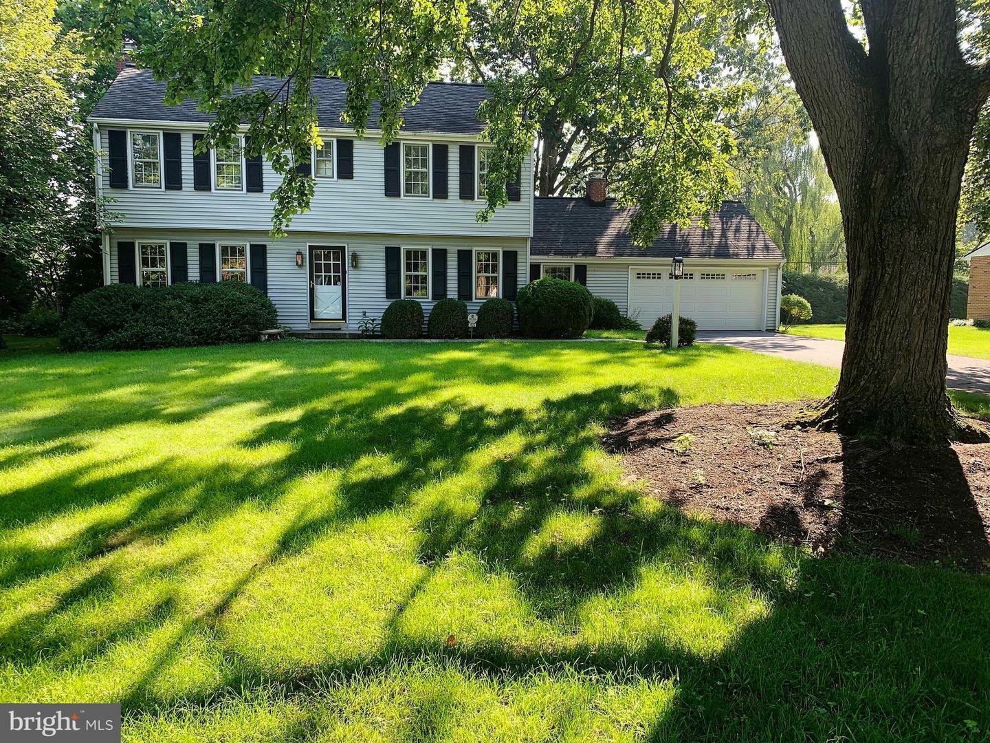 Property Photo: 1925 Robindale Avenue PA 17601