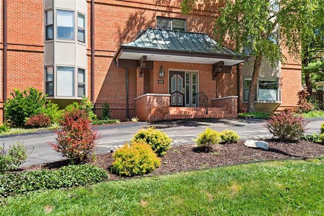 Property Photo: 415 West Jefferson Avenue 302 63122