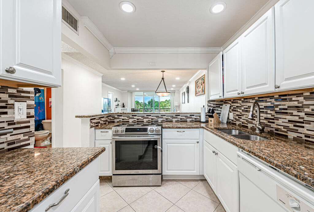 Property Photo:  4381 Trevi Court 202  FL 33467 