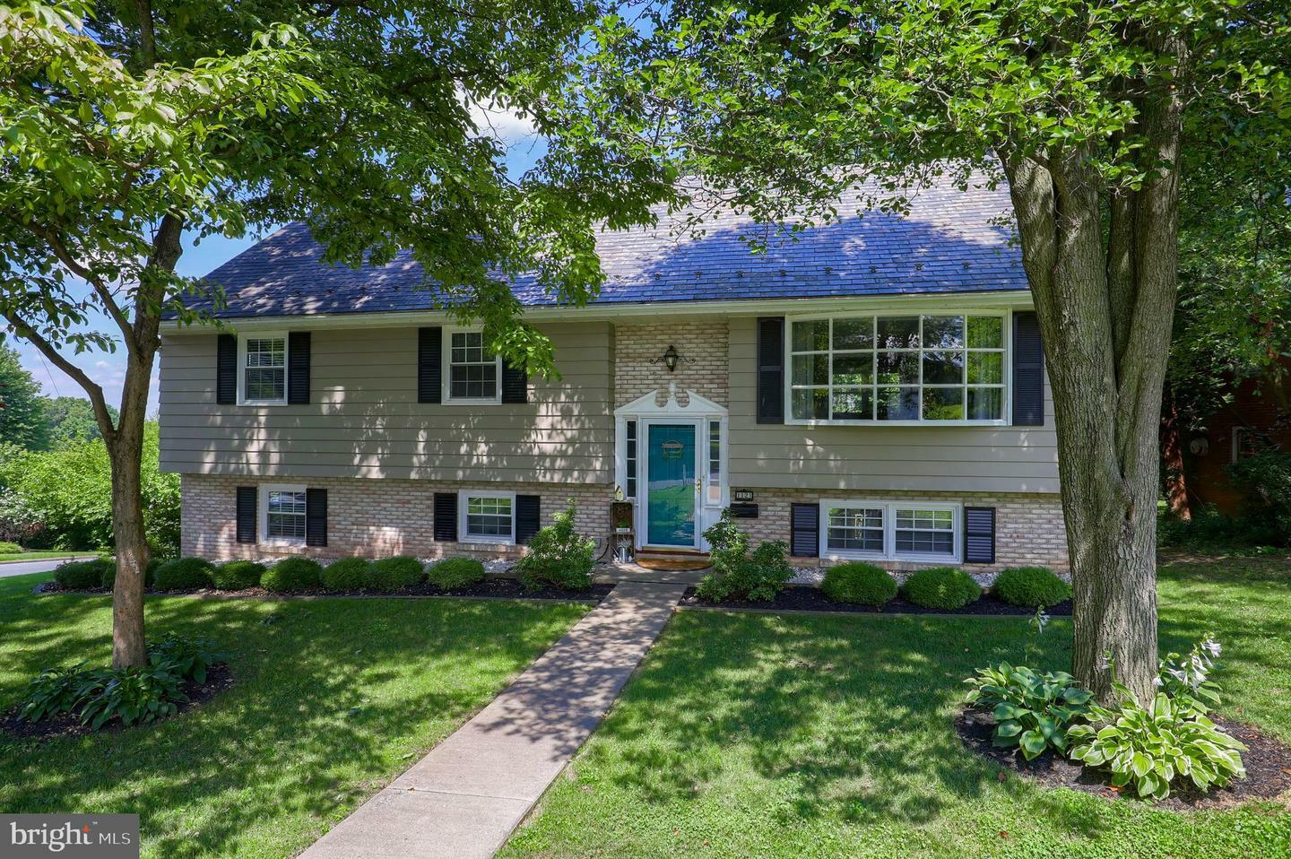 Property Photo: 1121 Davis Drive PA 17603