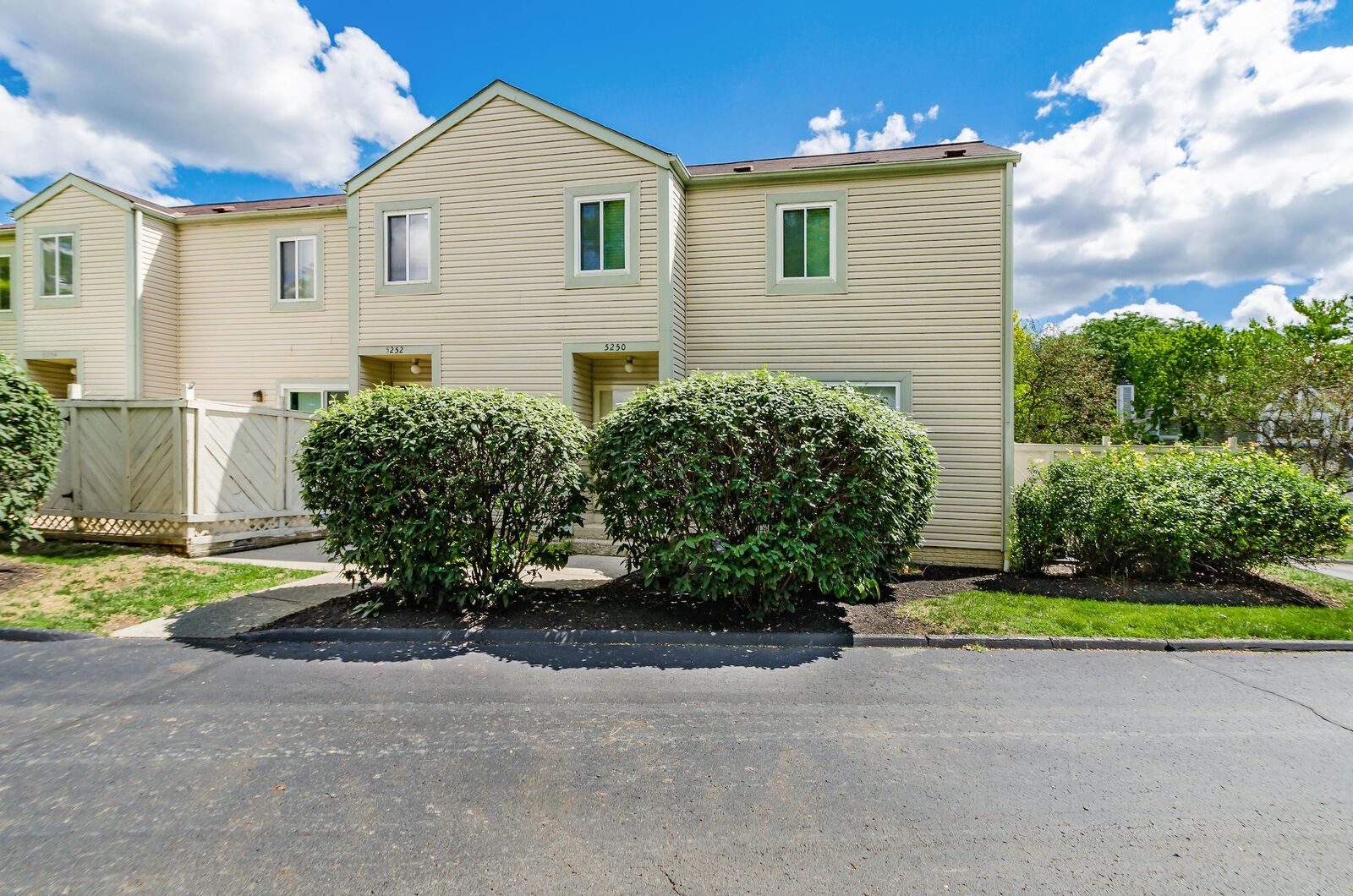 Property Photo:  5250 Captains Court  OH 43220 