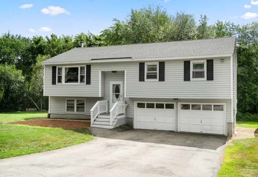 Property Photo: 2 Willow Lane NH 03053
