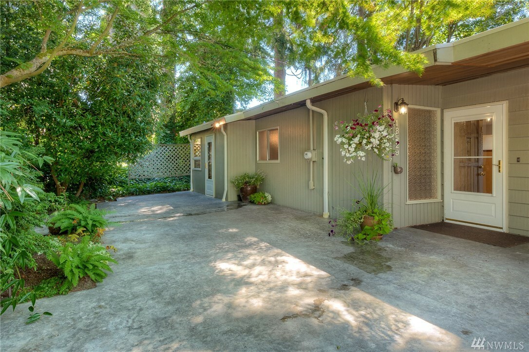 Property Photo:  18529 Marine View Dr SW  WA 98166 