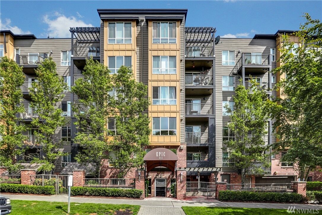 Property Photo:  412  11th Avenue 302  WA 98122 