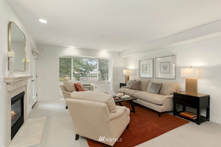 Property Photo: 2425 33rd Avenue W 107 WA 98199