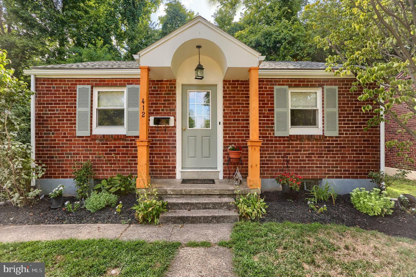 Property Photo:  412 Hillside Road  PA 17070 