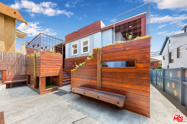 38 Sunset Ave B  Venice CA 90291 photo