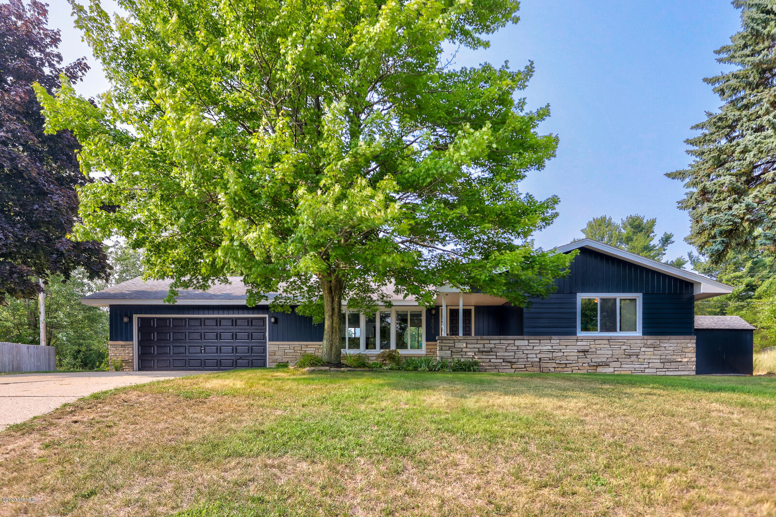 Property Photo: 18019 Mohawk Drive MI 49456