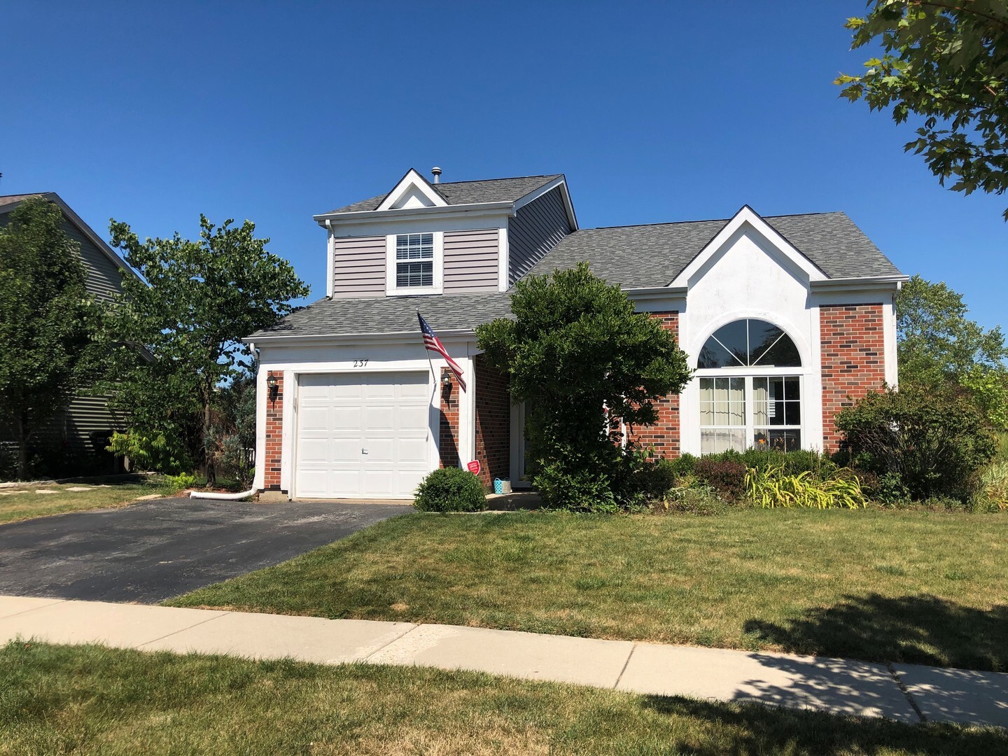 Property Photo: 237 Wilton Lane IL 60060