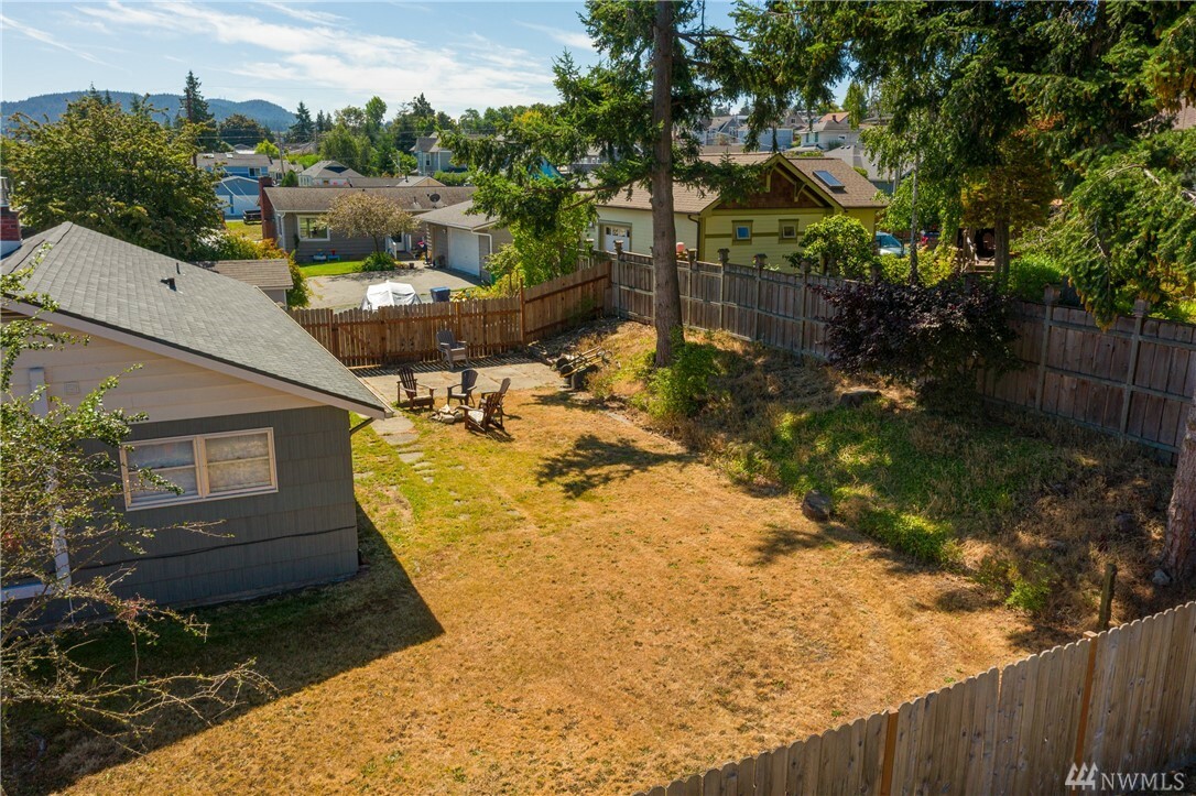 Property Photo:  1504 M Ave  WA 98221 