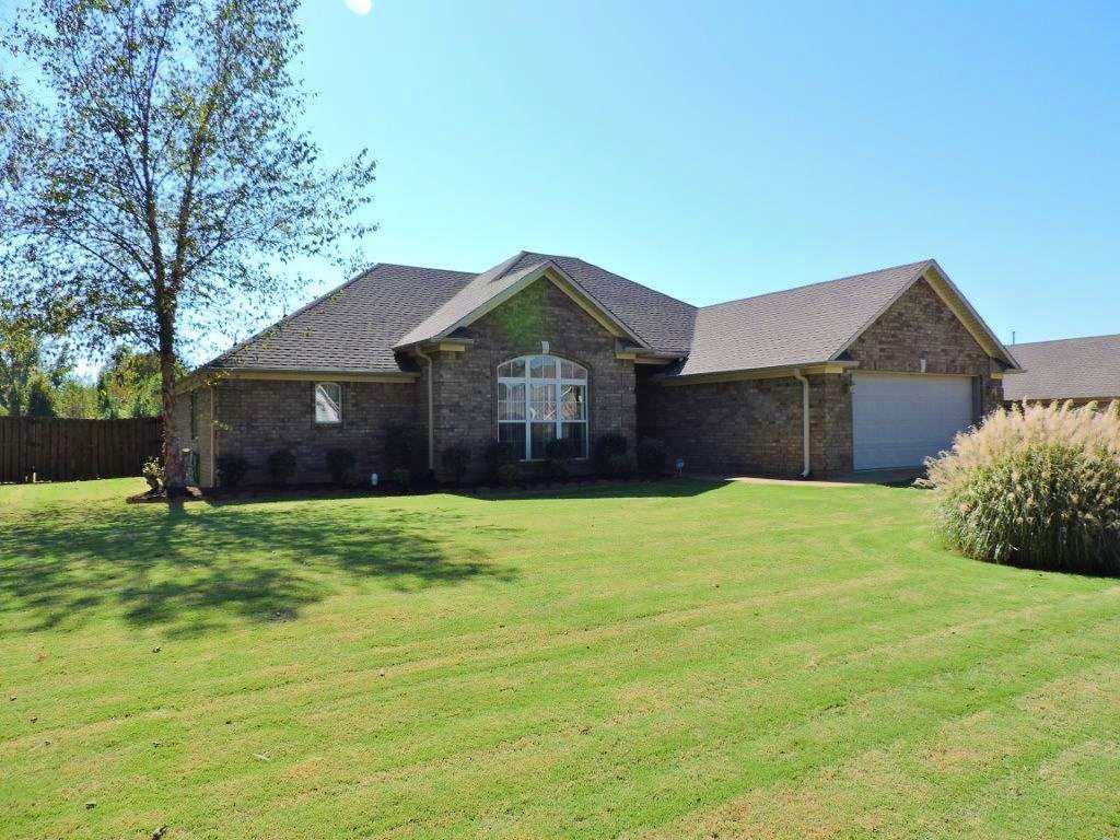 Property Photo:  6 Lennox Village Drive  TN 38305 