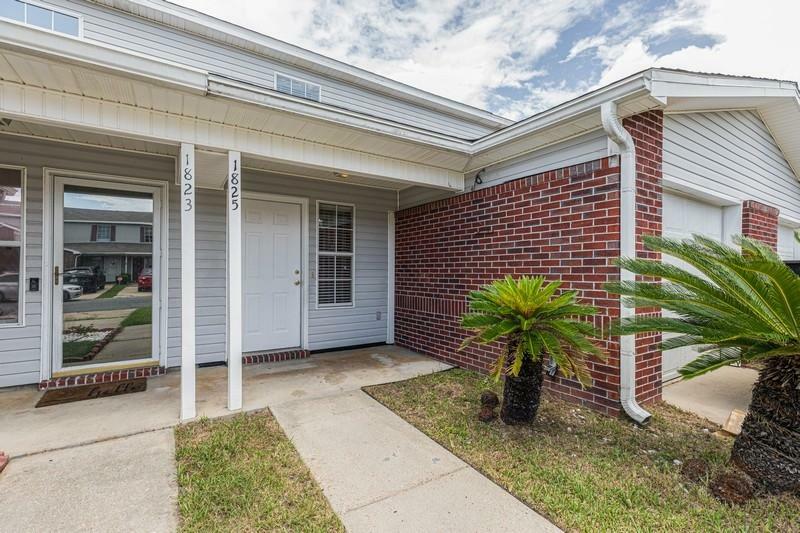 Property Photo:  1825 Pointed Leaf Lane  FL 32547 