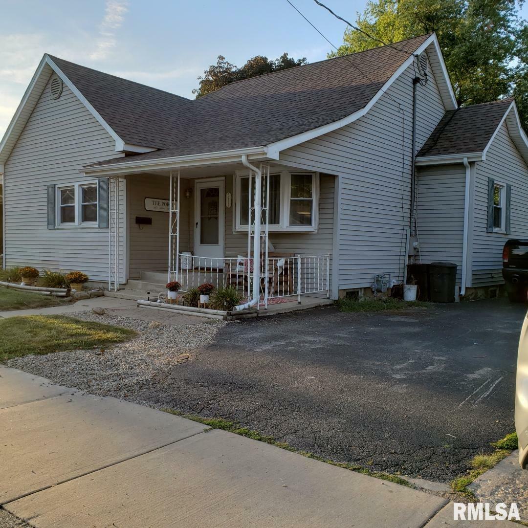 Property Photo:  511 E Ash  IL 61520 