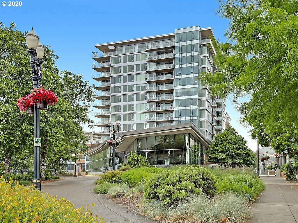 Property Photo: 1920 S River Dr E304 OR 97201