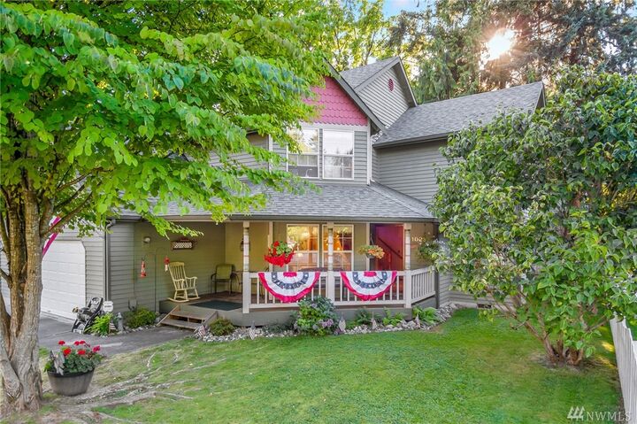 Property Photo: 1028 Avenue A WA 98290