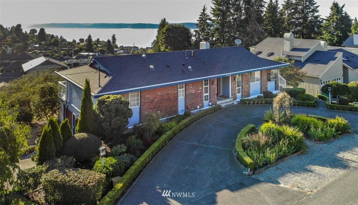 Property Photo:  29873 10th Avenue SW  WA 98023 