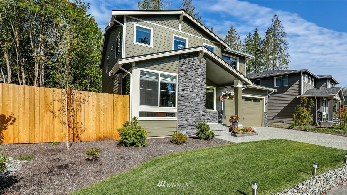 Property Photo:  1112 75th Place SE  WA 98258 