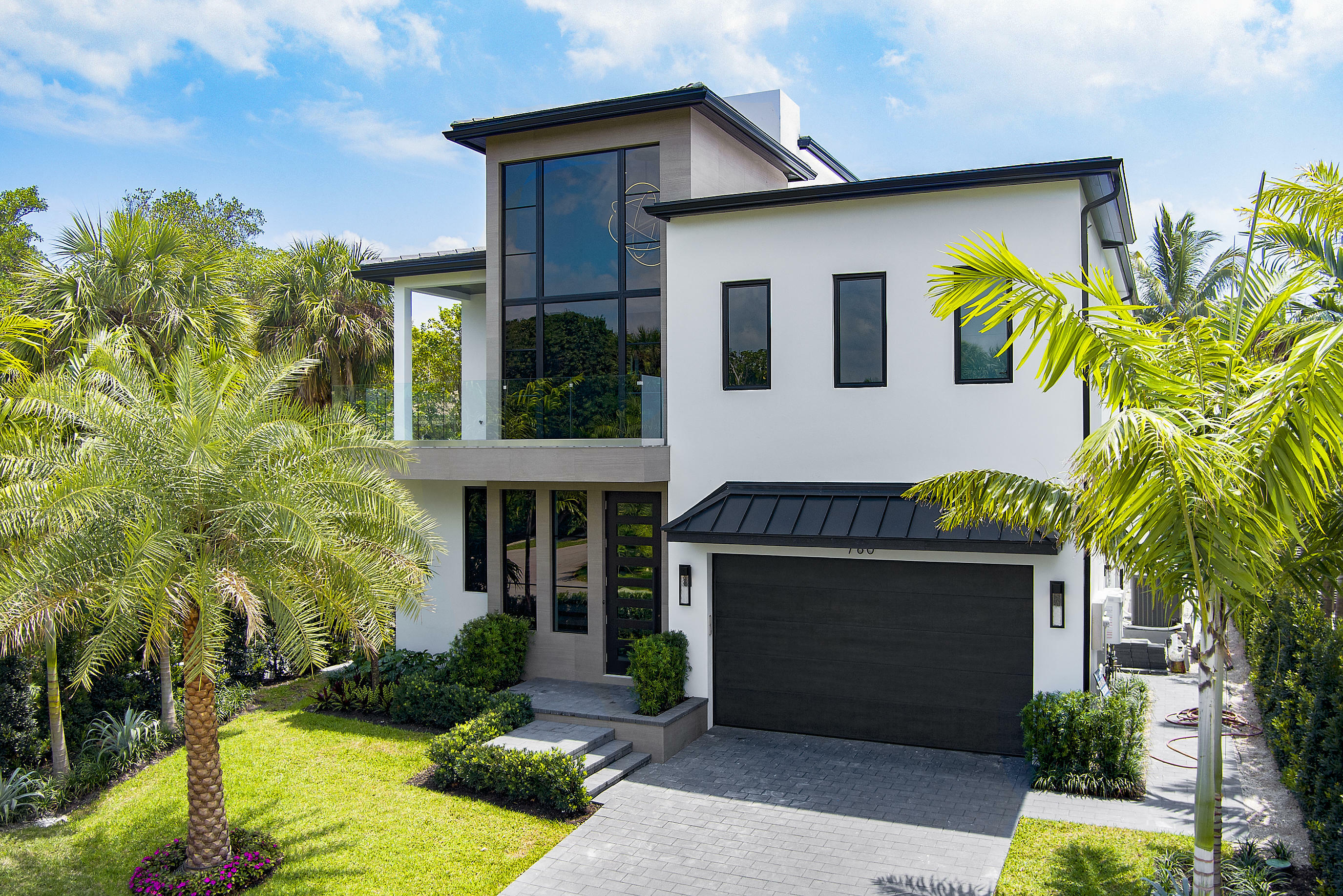 Property Photo: 760 Palm Avenue W FL 33432