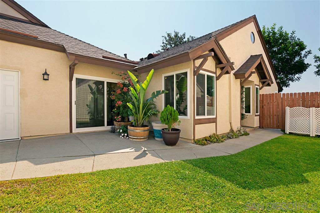 Property Photo:  919 Sendero Ave  CA 92026 