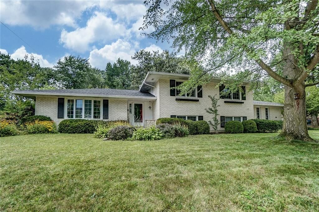 Property Photo: 305 Blackstone Drive OH 45459