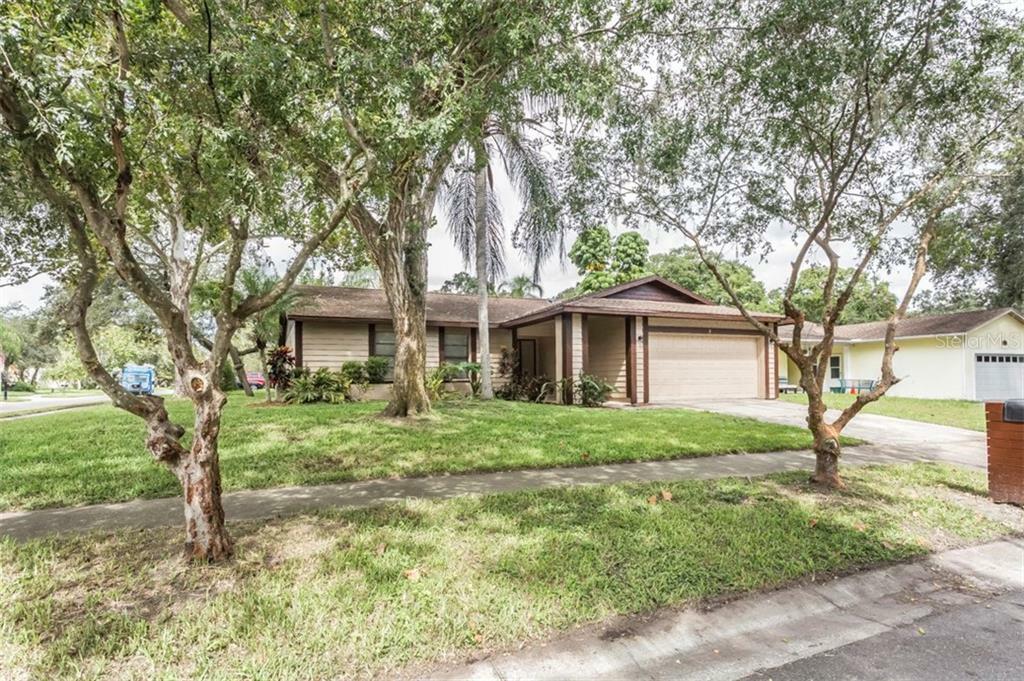 Property Photo:  1 Harbor Cove Street  FL 34695 