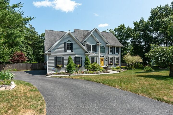 Property Photo:  58 Stonepost Road  NH 03076 