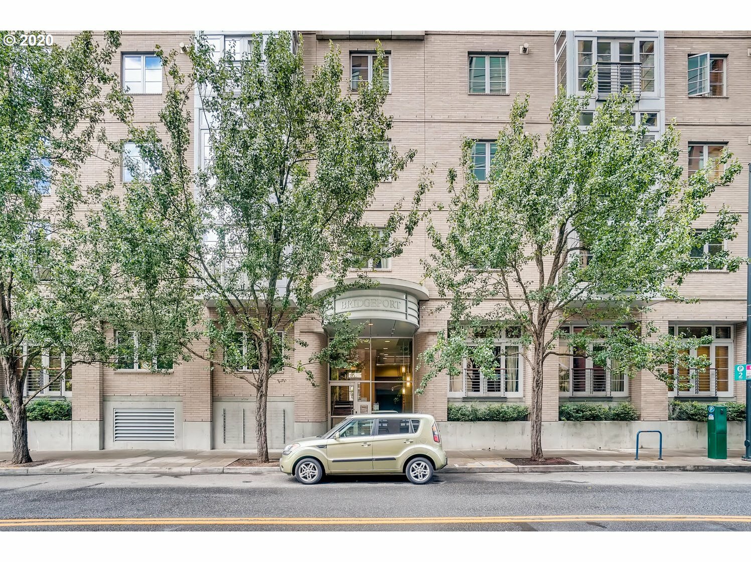 Property Photo: 1130 NW 12th Ave 404 OR 97209
