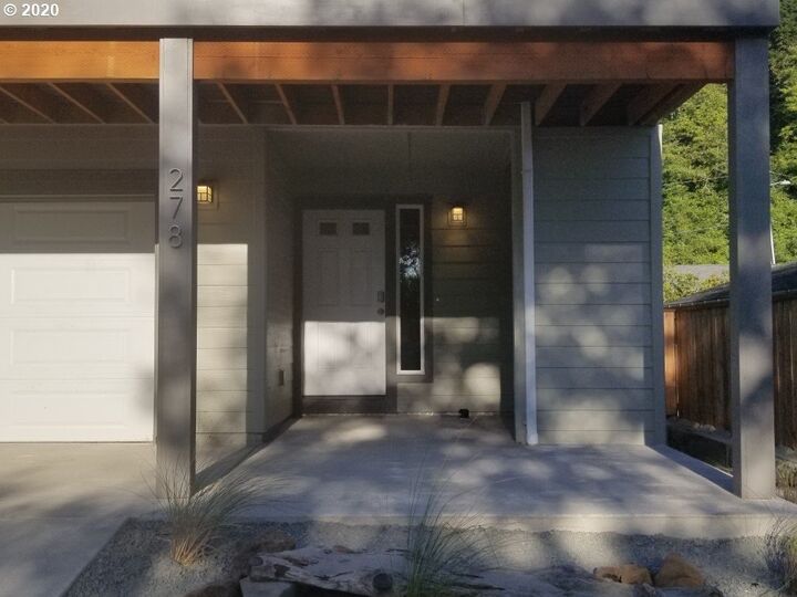 278 S Dolphin St  Rockaway Beach OR 97136 photo