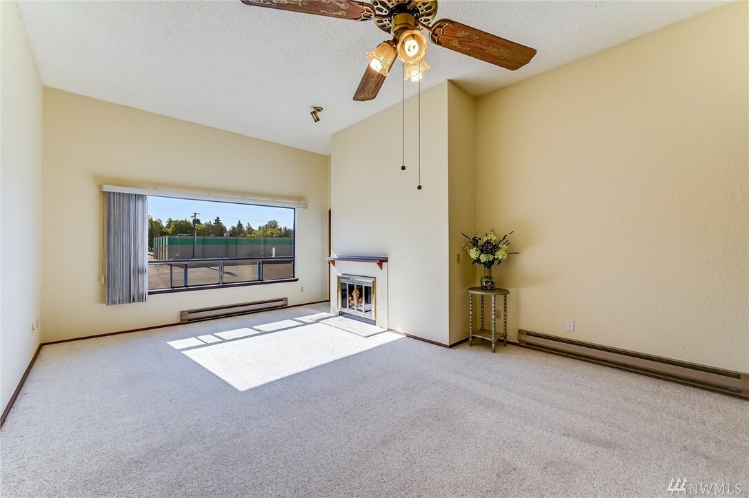 Property Photo:  1175 Harrington Place NE 305  WA 98056 