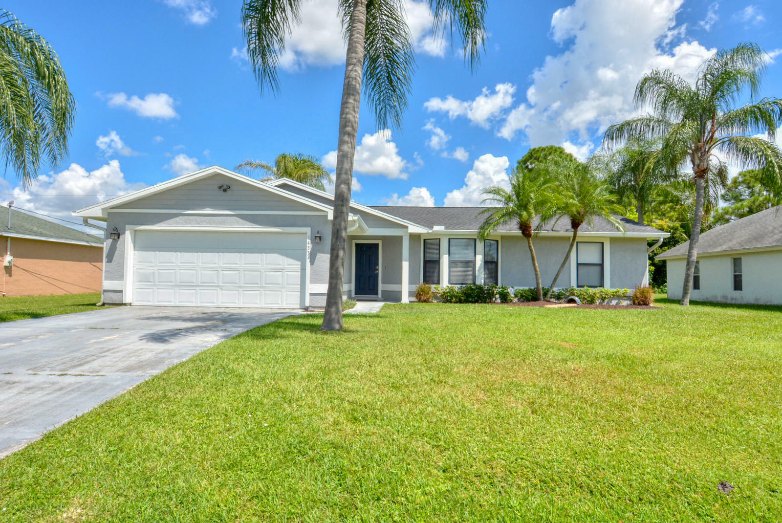 Property Photo:  1433 SW Bargello Avenue  FL 34953 