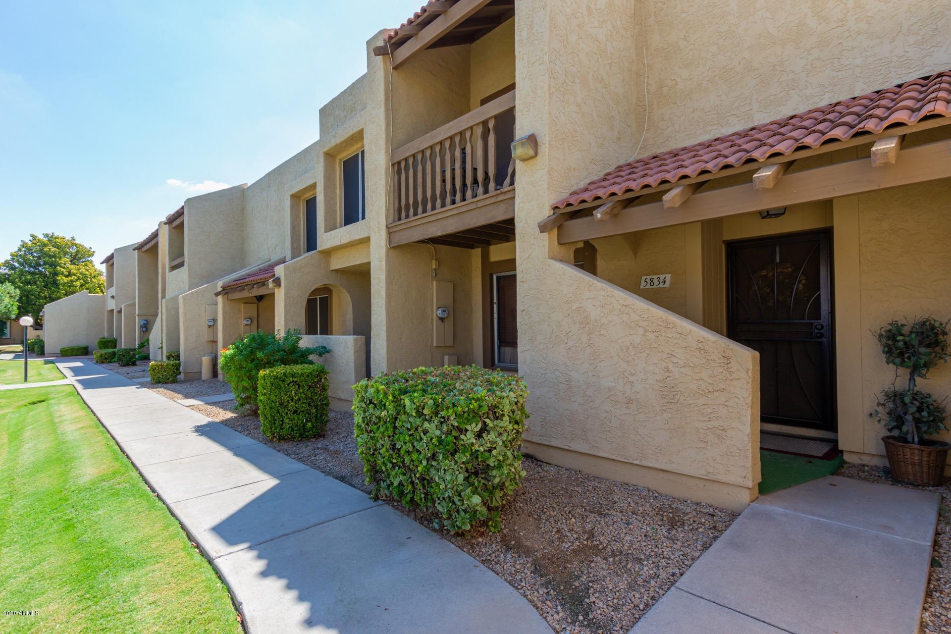 Property Photo: 5834 W Winchcomb Drive AZ 85306